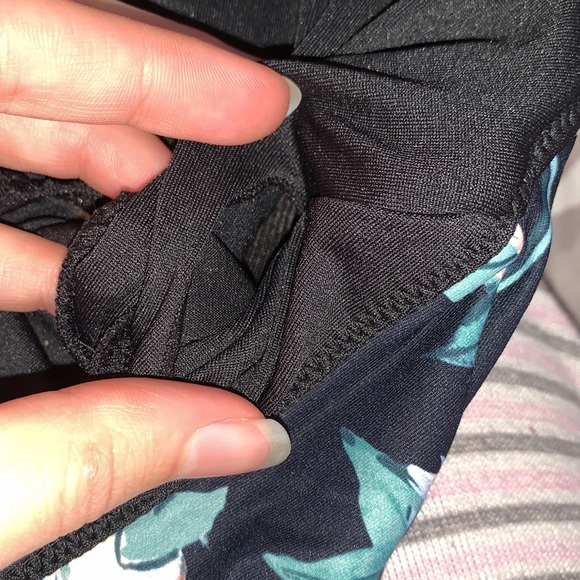 O Neil | Floral Swimsuit Size XL - Picture 8 of 8